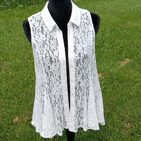 Lacy Button Down❤️ - Picture 6 of 6